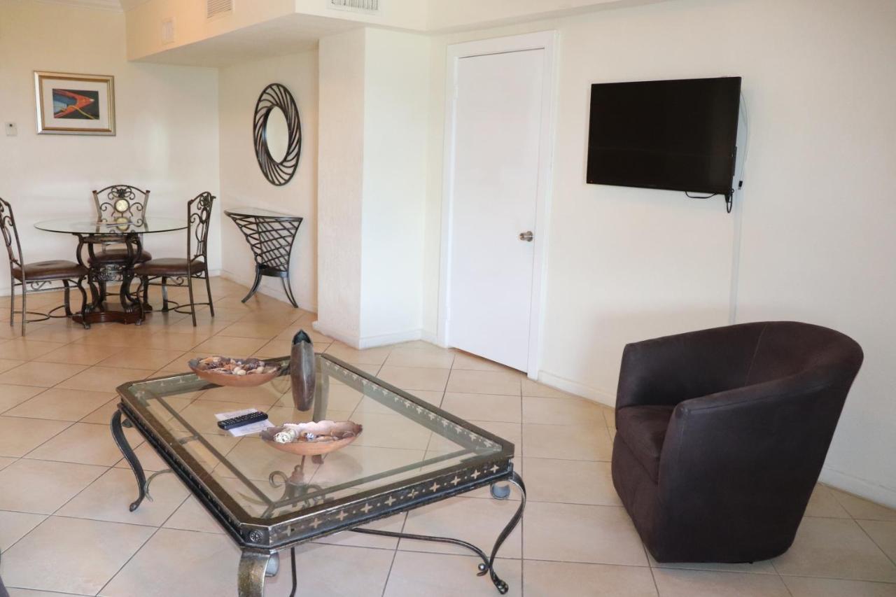 On Hollywood Beach - Affordable Two Bedrooms Sleeps 6 With Two Bathrooms Dania Beach Dış mekan fotoğraf